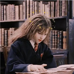 四肢被绑住憋尿捂住肚子
