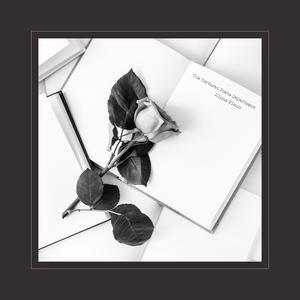 四肢被绑住憋尿捂住肚子
